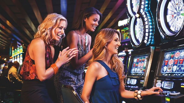 Antarmuka lobby Live Casino Slot PG yang terpadu dengan tampilan meja dan dealer real-time di mobile